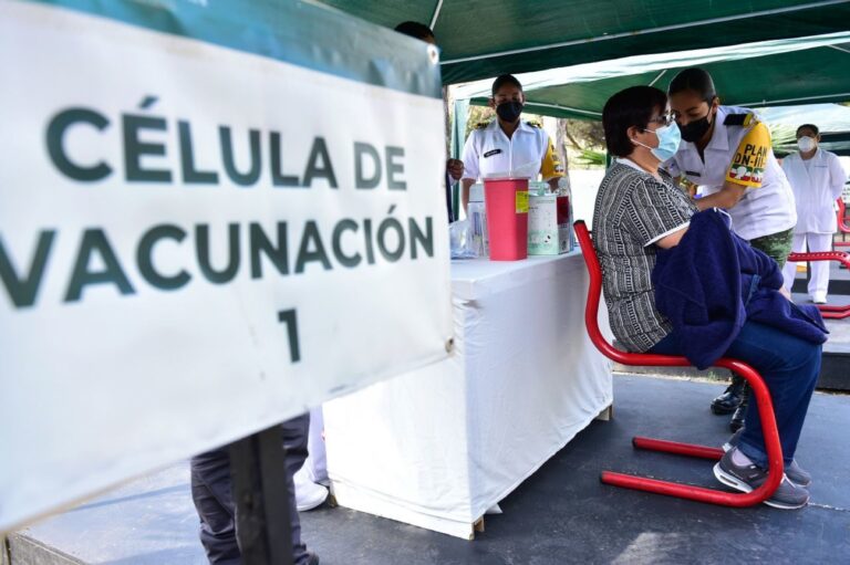 El gobierno autoriza que empresas y estados compren la vacuna contra el COVID-19