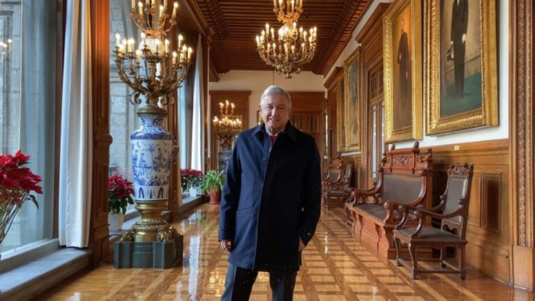 “Estoy bien y trabajando”: AMLO reaparece en video tras rumores sobre su salud