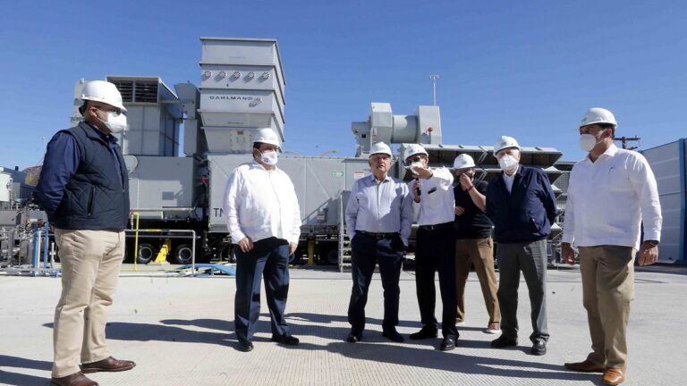 Presume López Obrador desempeño de CFE frente a crisis energética