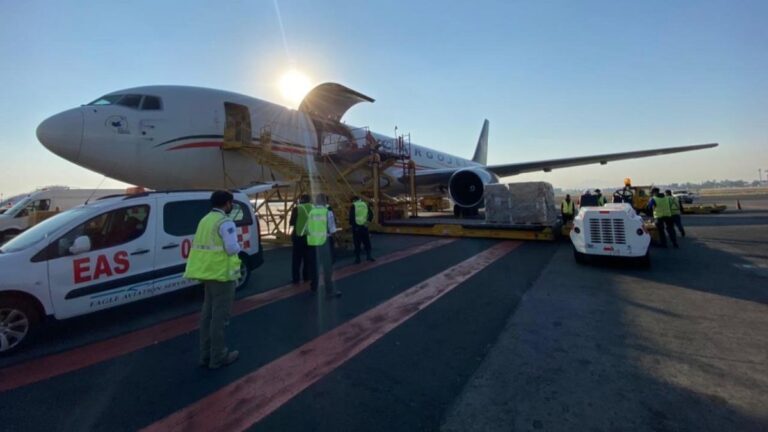 Pactamos 20 millones más: Ebrard da avances de llegada de vacunas