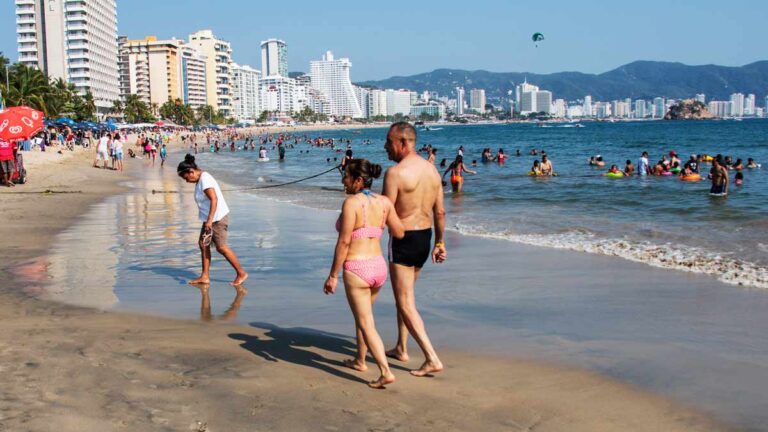 ¿Es recomendable o no salir de viaje en Semana Santa por el COVID-19?