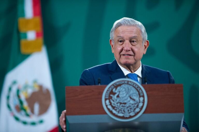 AMLO irá a la Corte a defender sus reformas a la Ley de la Industria Eléctrica