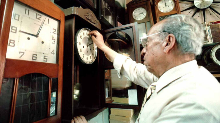 Horario de Verano 2021: ve si se adelanta o atrasa el reloj