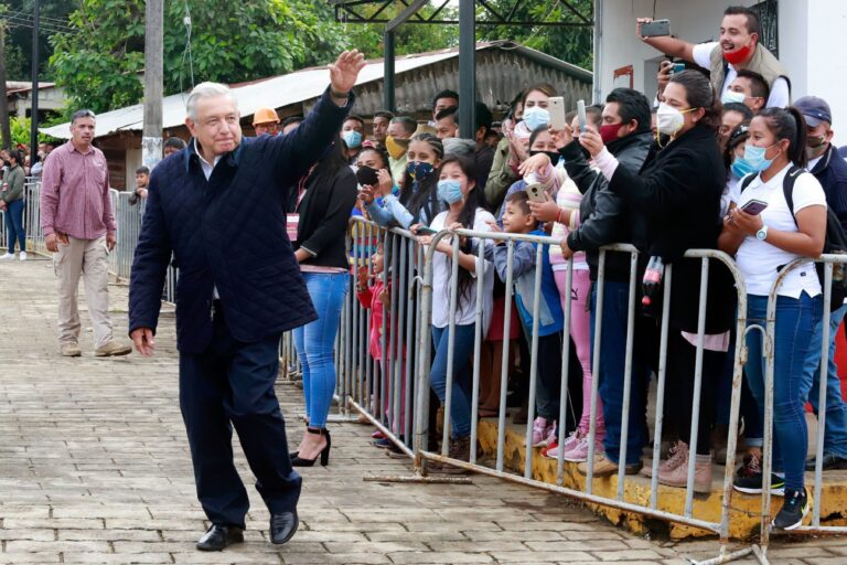 El presidente entra al juego electoral, con anuncios, informes y mañaneras