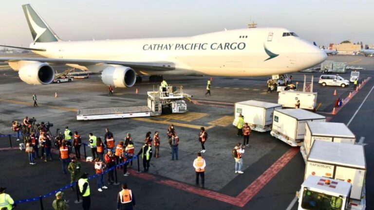 Llega a México el embarque más numeroso de vacunas: un millón de dosis de Sinovac