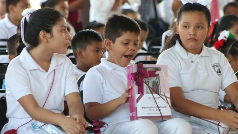 ¿Por qué hay polémica entre la SEP e ilustradores por los libros de texto?