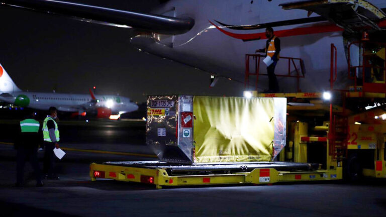 Llegan a México otras 487 mil 500 dosis de la vacuna de Pfizer contra COVID-19