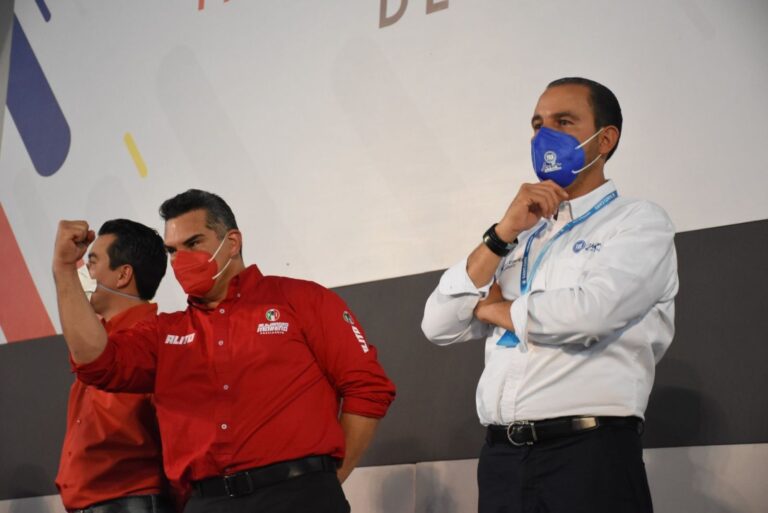 La posición llega a las campañas con dificultades y en medio de críticas