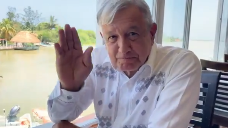 AMLO afirma que supervisa obras públicas “respetando la veda electoral”