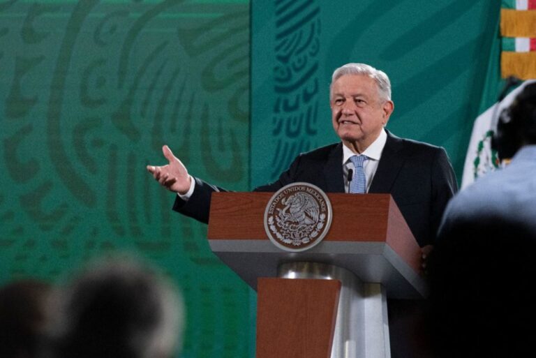 López Obrador pide no “exagerar” y no frenar el regreso presencial a clases