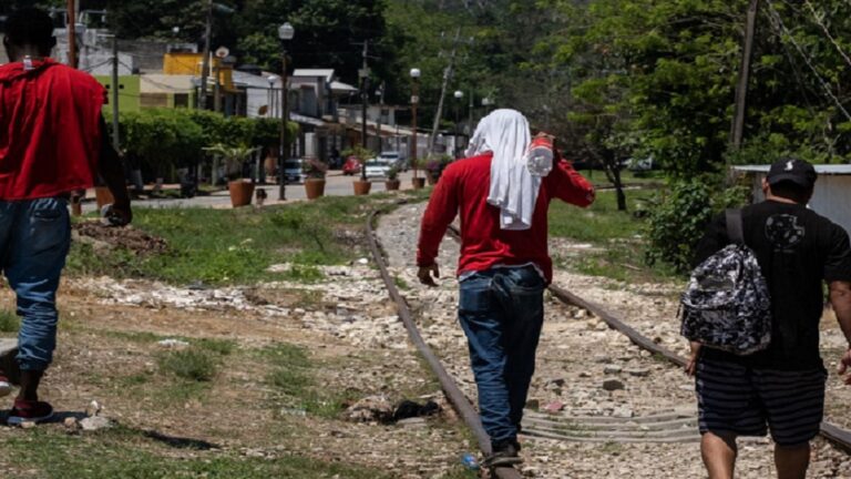 Aumenta pobreza laboral en México: llega a 39.4% en primer trimestre: Coneval