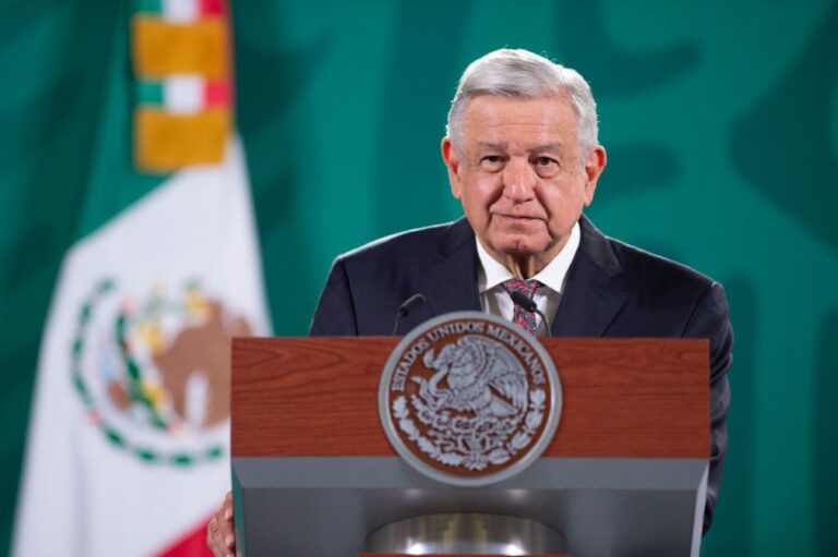 AMLO elogia al gobernador de Quintana Roo y anuncia reunión con Corral y Alfaro