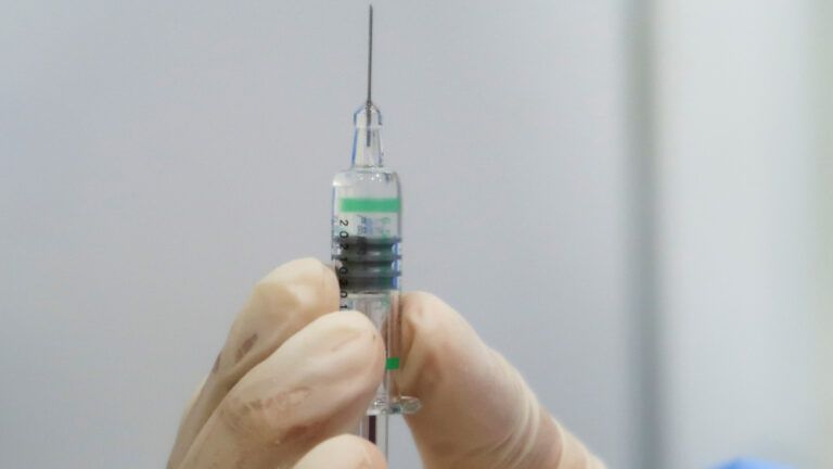 México iniciará estudios de Fase III de vacuna china Walvax a partir del 30 de mayo