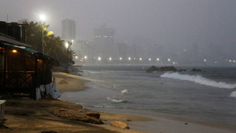 Enrique ya es huracán categoría 1; habrá lluvias en estos estados