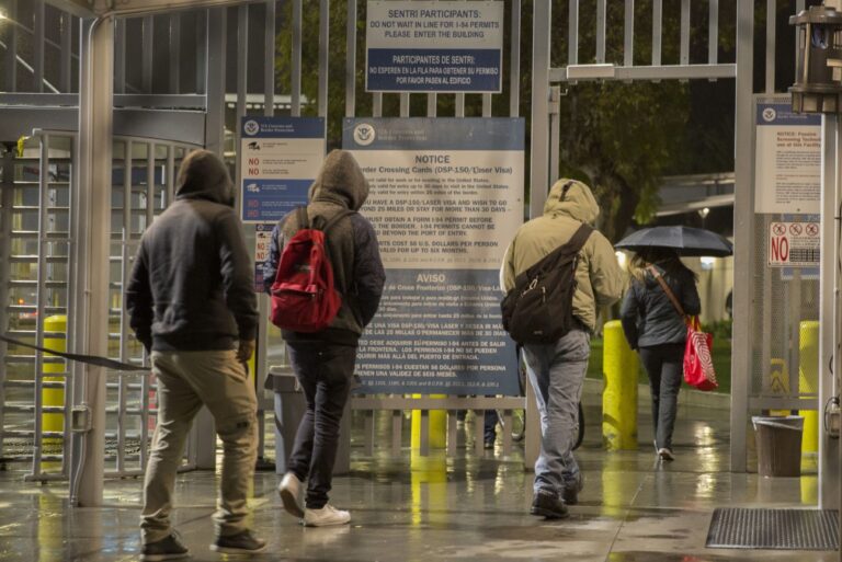 México vacunará a municipios fronterizos contra COVID con dosis enviadas por EU