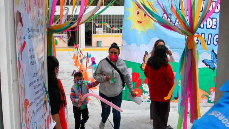 Regreso a clases presenciales será voluntario, reitera AMLO