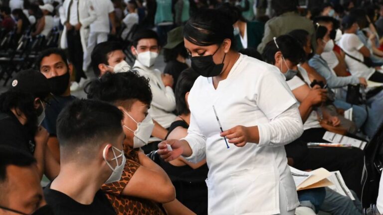 Siempre y cuando esquema esté completo, vacunas atacan a variante Delta: OPS