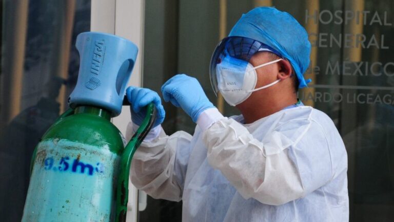 97% de hospitalizados por COVID-19 no se vacunaron: López-Gatell