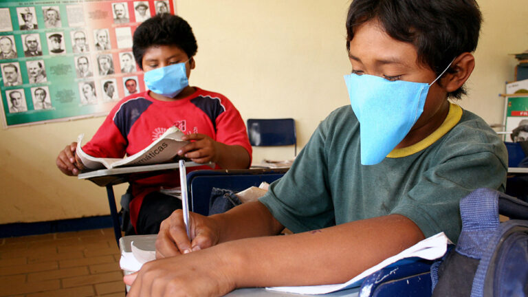 Carta compromiso no será obligatoria para regresar a clases, afirma AMLO