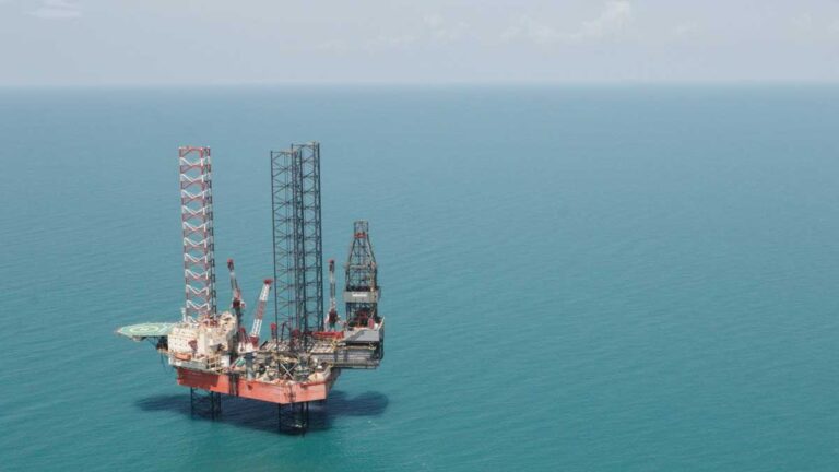 Autorizan a Pemex perforación de pozos frente a costas de Tabasco y Campeche