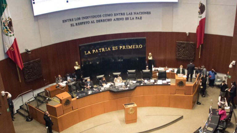 Senado aprueba Ley de Juicio Político; va a Diputados