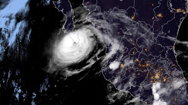 Olaf se degrada a tormenta tropical; seguirán lluvias en estos estados