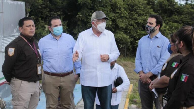 Embajador de EU en México visita sureste mexicano; conoce acciones migratorias