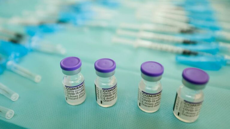 OMS debe ayudar a aprobación de vacunas que han salvado vidas: AMLO