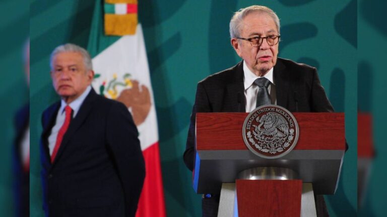 “Estaré aquí hasta que el presidente lo decida”: Alcocer, tras rumores de renuncia