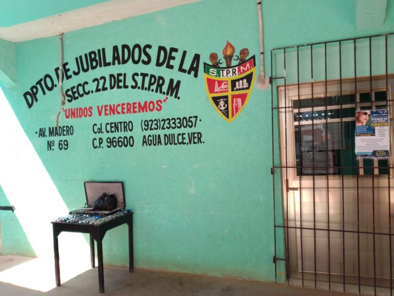 Jubilados de Pemex sin medicinas en Agua Dulce