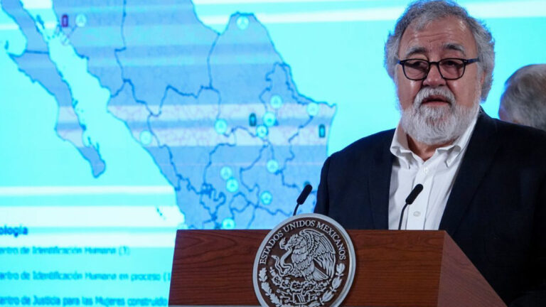 En México, hay cerca de 52 mil cuerpos sin identificar en fosas comunes: Encinas