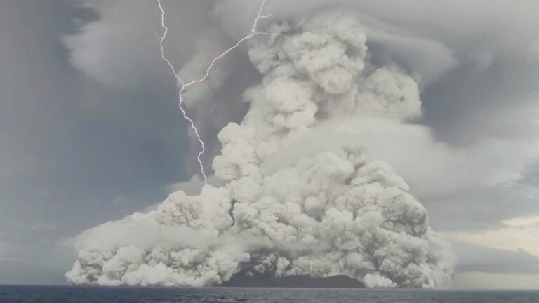 Mexicanos en Tonga están a salvo tras erupción volcánica y tsunami: Cancillería