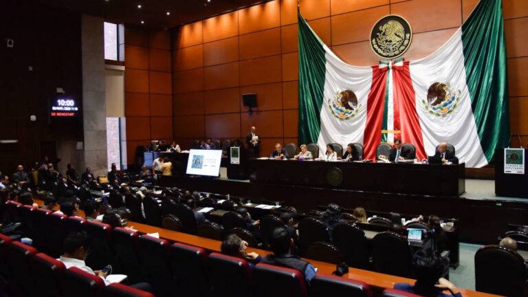 Analizan reforma eléctrica: ¿qué es y para qué sirve un parlamento abierto?