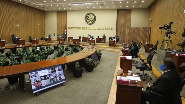 SHCP niega al INE ampliar recursos para Revocación de Mandato