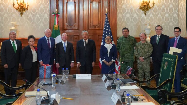 Desahogan agenda común: concluye reunión entre AMLO y jefe de Seguridad Nacional de EU