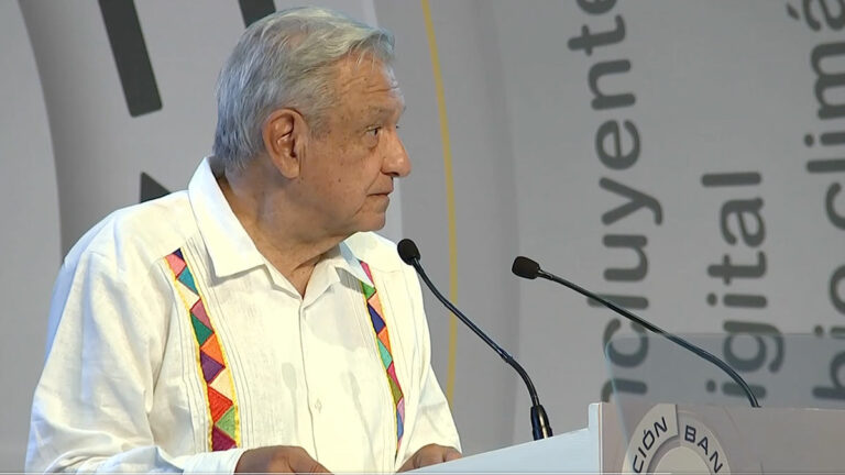 “Disculpa” dice AMLO a Banxico por revelar aumento en tasa de interés