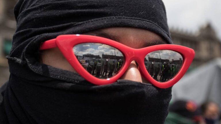 ¿Qué es el bloque negro, presente en marchas feministas del 8M?