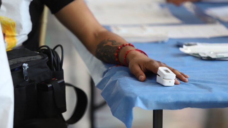 Contagios por COVID-19 disminuyen 17% en comparación con semana anterior