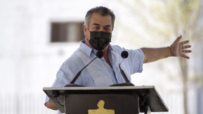 Por úlceras y posible cáncer, hospitalizan al “Bronco”, exgobernador de NL