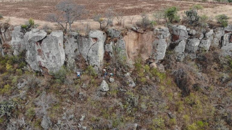 Con ayuda de un dron, rescatan a 17 senderistas extraviados en San Juan del Río