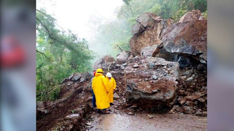 Lluvias en Chiapas y Puebla dejan muertos, desborde de ríos y carreteras colapsadas