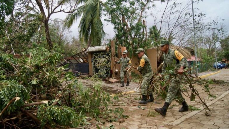 El paso de Agatha deja 11 fallecidos y 33 desaparecidos, dice gobernador Murat