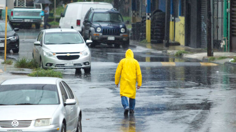 Tláloc les hizo caso: por fin llueve en Monterrey y así festejan regios en redes