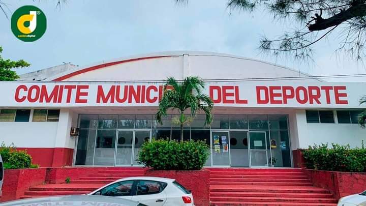 DIMUDE exhibe al alcalde Amado Cruz Malpica