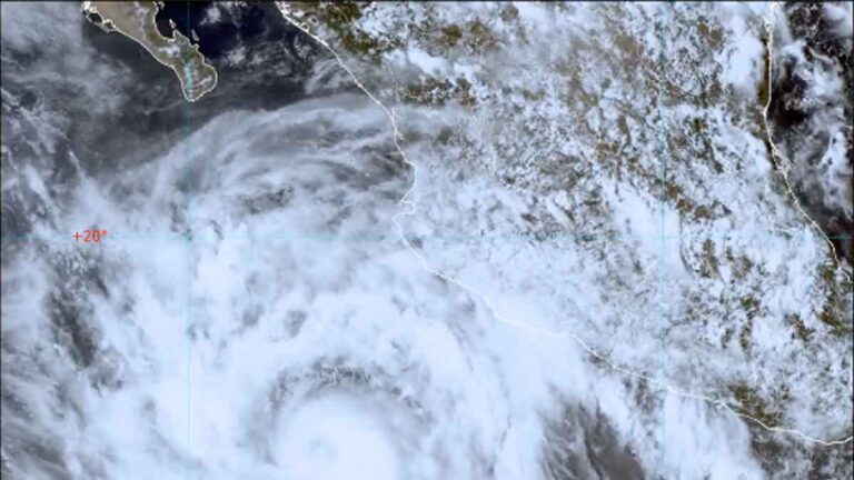 Kay se intensificó a huracán categoría 1: pronostican lluvias en estos estados