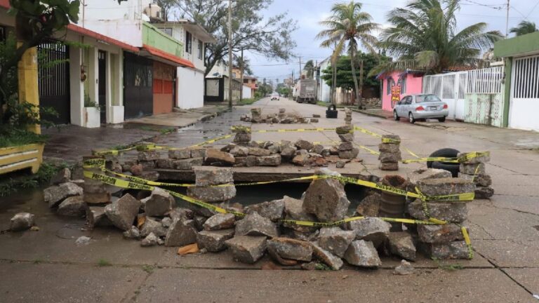 ¡Toma nota! Frente frío provoca grandes socavones en Coatzacoalcos, Veracruz