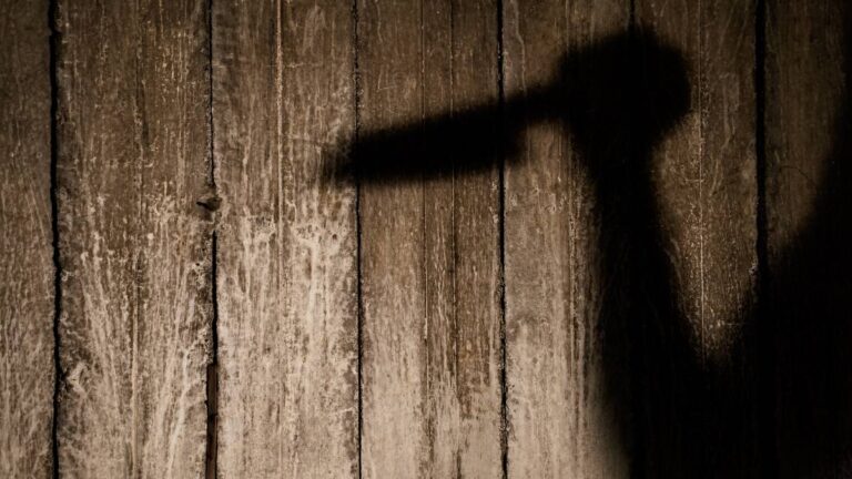 Maestra le pide la tarea a niño y éste la apuñala en secundaria de Chimalhuacán