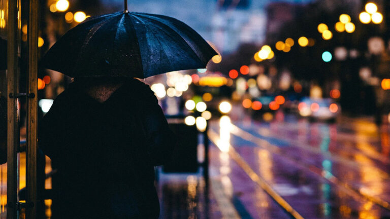 Suspensión de clases, ley seca y alerta en estados por tormenta Lisa