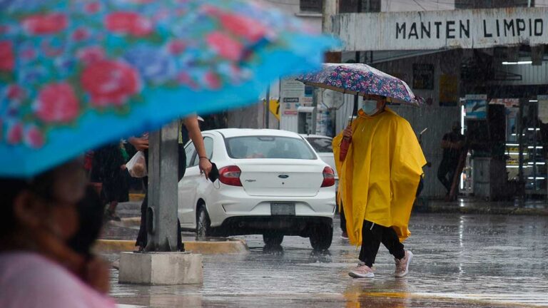 Lisa avanza por Campeche, pero ya como depresión tropical
