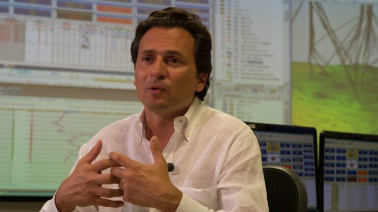 Emilio Lozoya pide 10 días para lograr acuerdo reparatorio; argumenta fallecimiento de testigo “número uno”